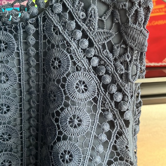 Blue embroidered crop top - Picture 3 of 5